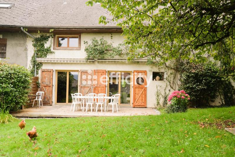 Maison - 234 m² - 7 pièces