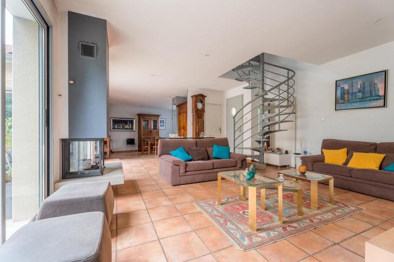 Maison - 178 m² - 5 pièces