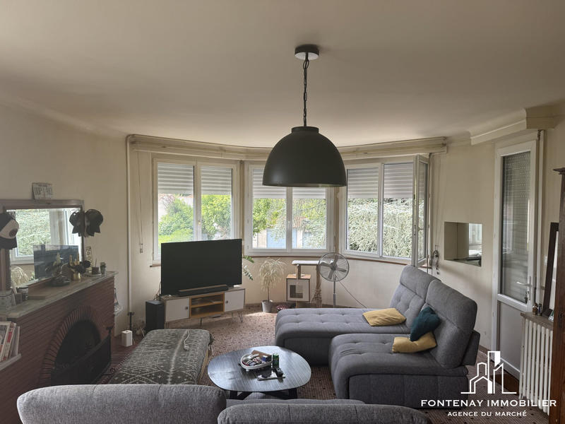 Maison - 242 m² - 10 pièces