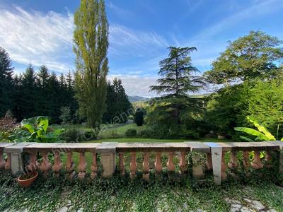 Maison - 552 m² - 11 pièces