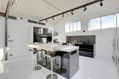 Loft - 183 m² - 5 pièces