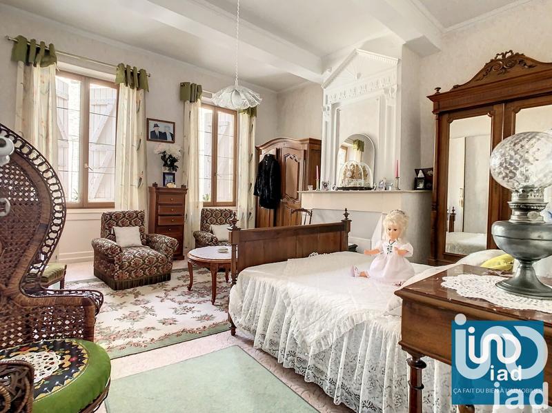 Maison - 298 m² - 14 pièces