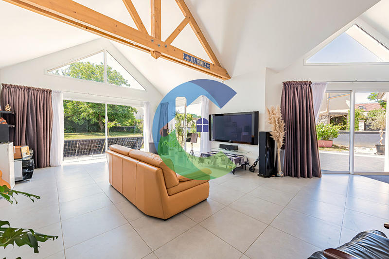 Maison - 171 m² - 6 pièces