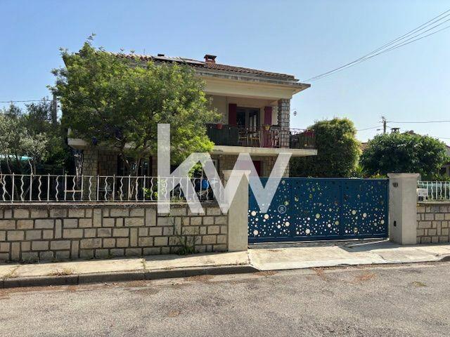 Maison - 215 m² - 4 pièces