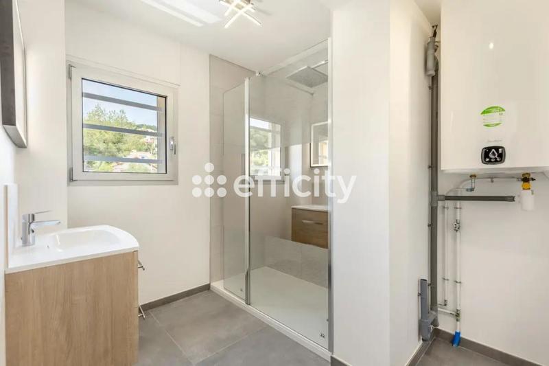 Appartement - 82 m² - 5 pièces