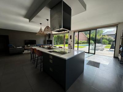 Maison - 180 m² - 4 pièces