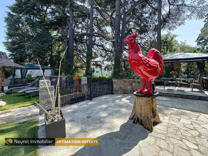 Maison - 300 m² - 10 pièces