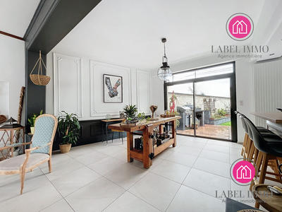 Maison - 200 m² - 10 pièces