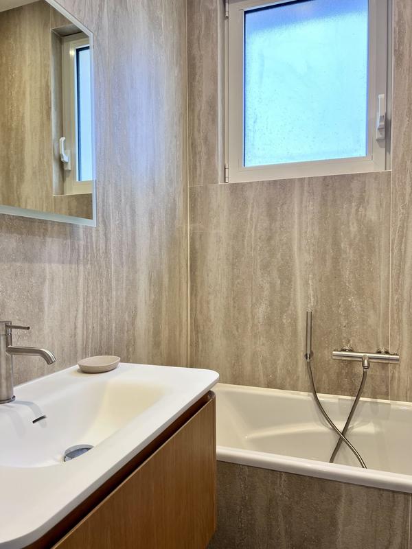 Maison - 214 m² - 8 pièces