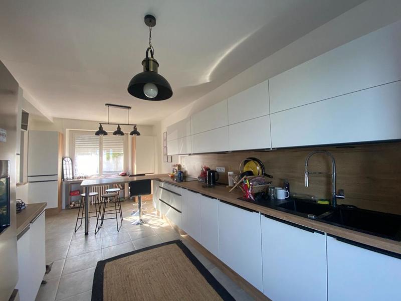 Maison de ville - 211 m² - 9 pièces