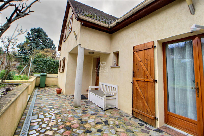 Maison - 136 m² - 5 pièces