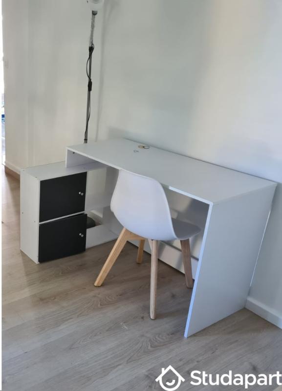 Chambre - 9 m² - 1 pièce