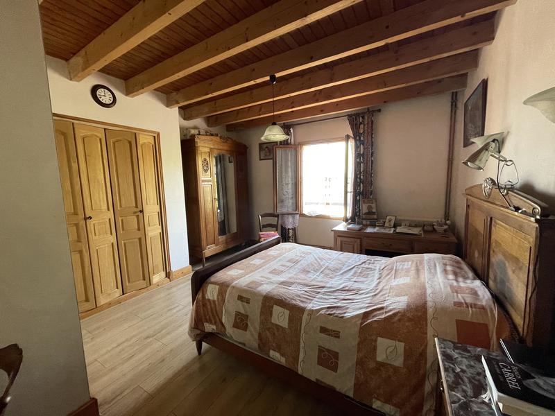 Corps de ferme - 300 m² - 10 pièces