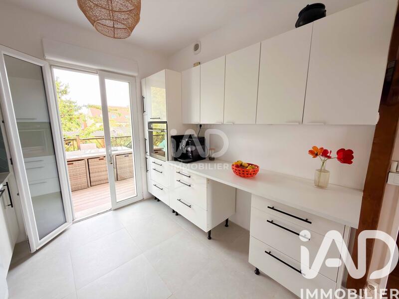 Maison - 90 m² - 5 pièces