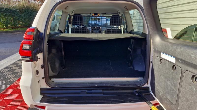 Toyota Land Cruiser 177 d-4d Life