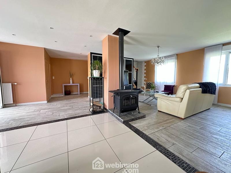 Maison - 204 m² - 9 pièces