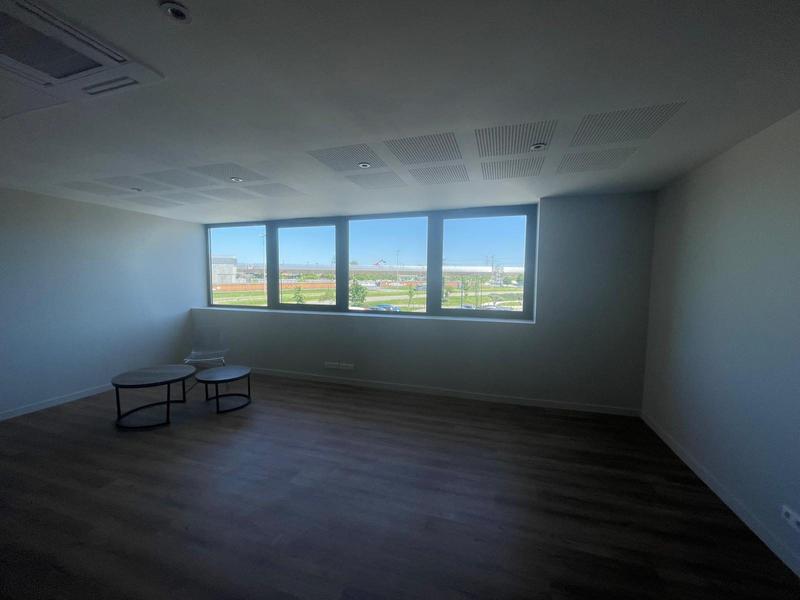 Bureau - 146 m² - 7 pièces