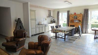 Maison - 220 m² - 10 pièces