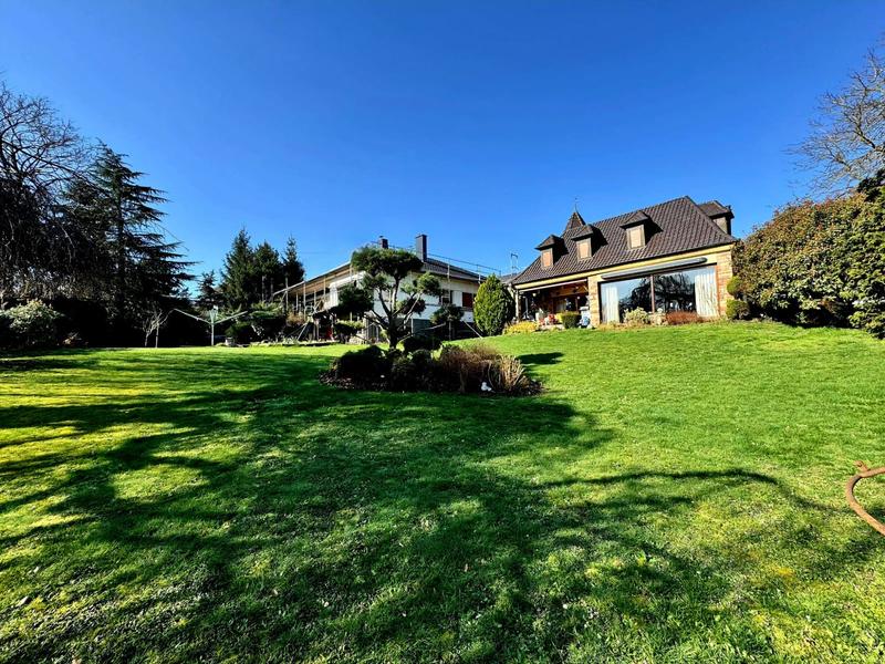 Villa - 357 m² - 9 pièces