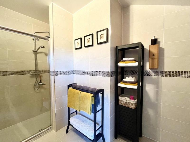 Maison - 285 m² - 8 pièces