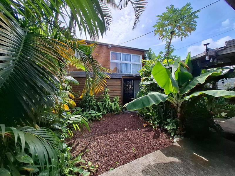 Maison - 239 m² - 11 pièces