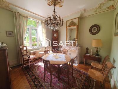 Maison de maîtres - 232 m² - 11 pièces