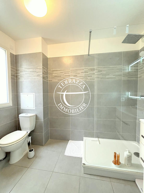 Maison - 96 m² - 5 pièces