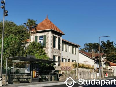 Chambre - 12 m² - 1 pièce