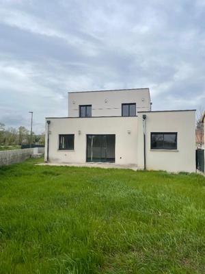 Maison - 110 m² - 4 pièces