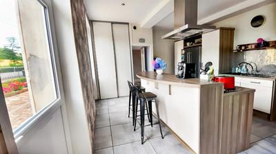 Demeure - 230 m² - 9 pièces