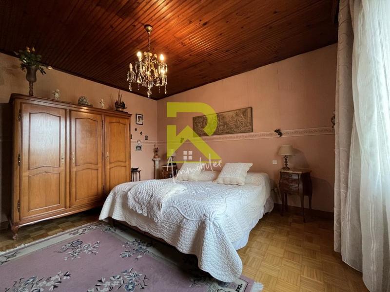 Immeuble - 250 m² - 11 pièces