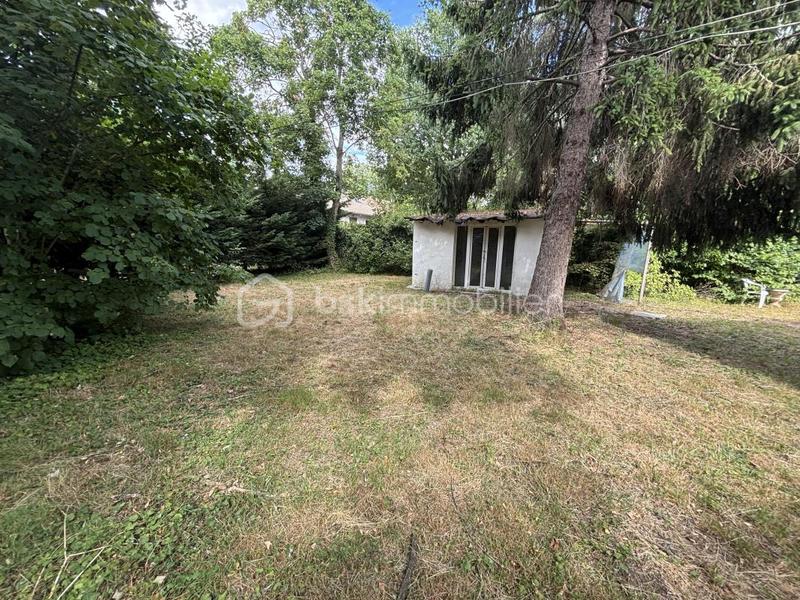 Terrain industriel - 922 m²