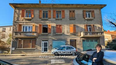 Maison - 210 m² - 10 pièces