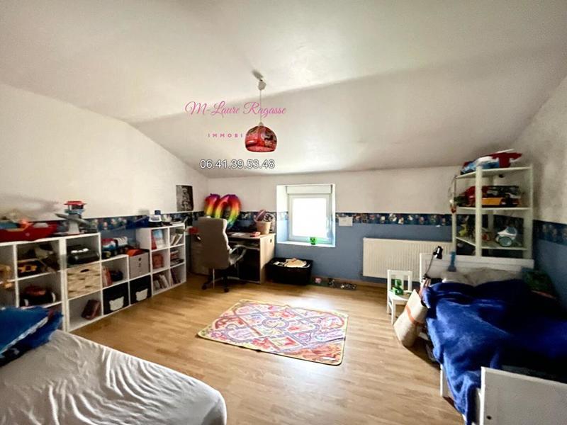 Maison - 222 m² - 6 pièces