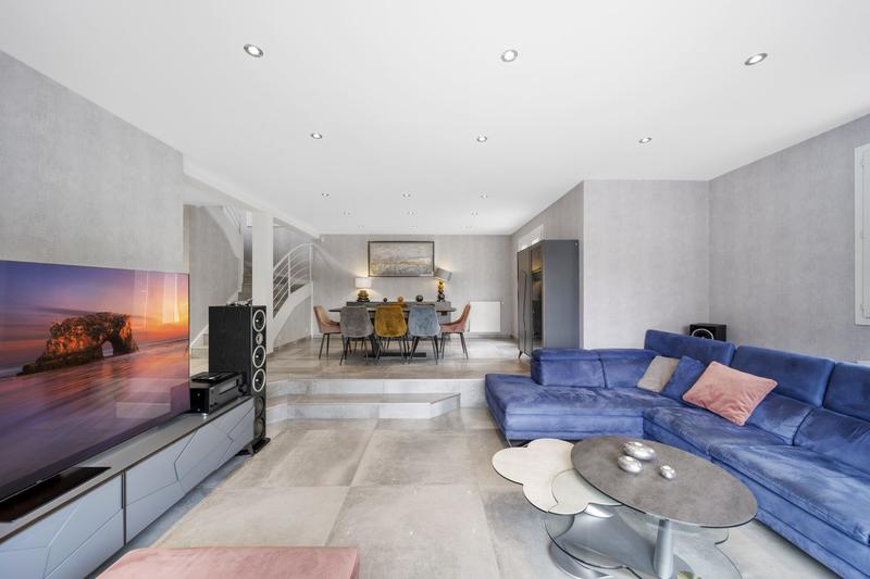 Villa - 200 m² - 7 pièces