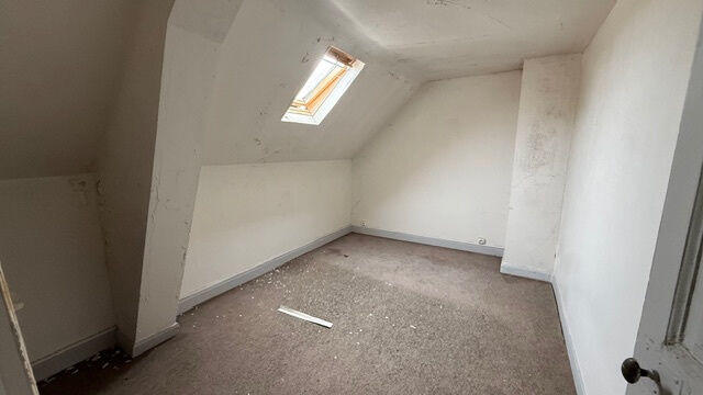 Maison - 96 m² - 5 pièces