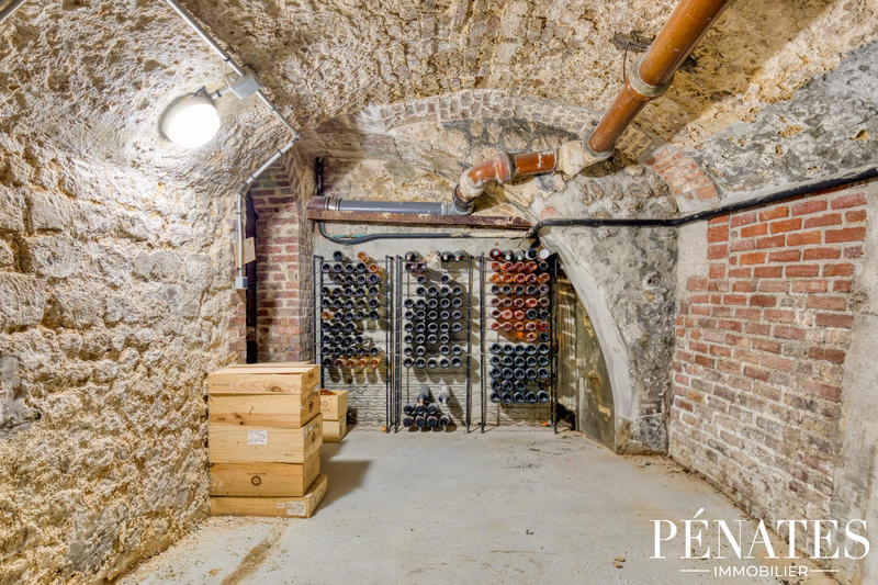 Appartement - 200 m² - 6 pièces