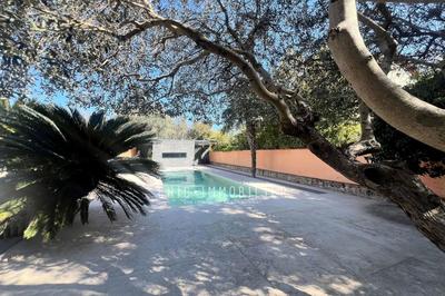 Villa - 310 m² - 10 pièces