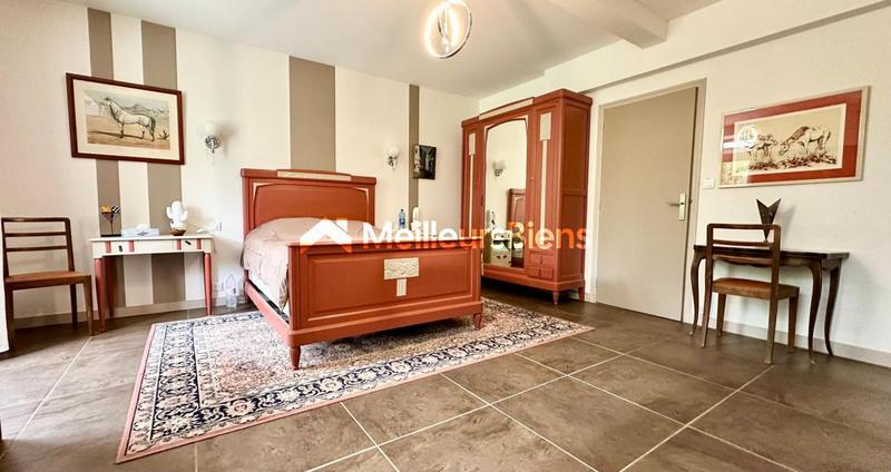 Local d'activité / Entrepôt - 240 m² - 7 pièces