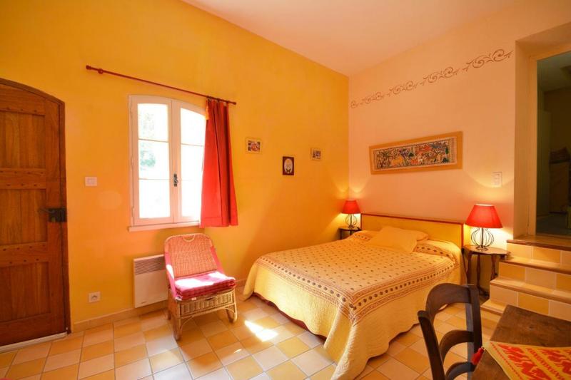 Maison - 241 m² - 9 pièces