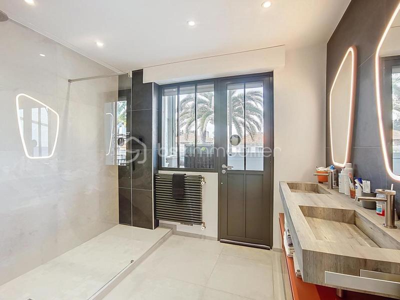 Appartement - 94 m² - 3 pièces