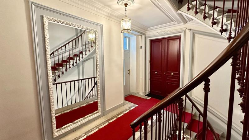 Bureau - 199 m² - 7 pièces