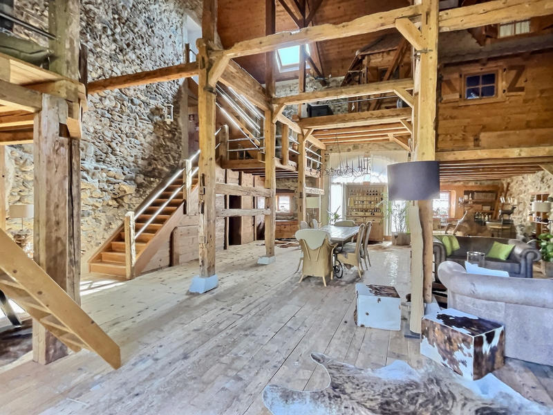 Maison de village - 242 m² - 7 pièces