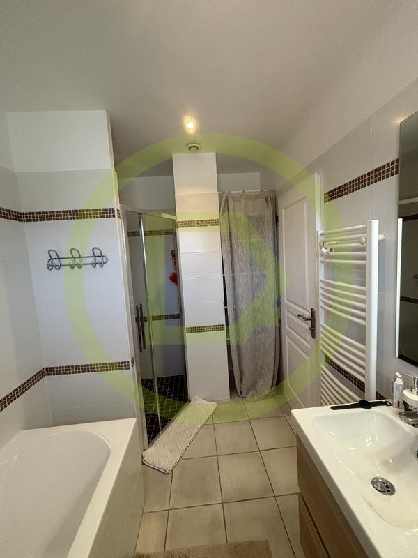 Maison - 200 m² - 7 pièces