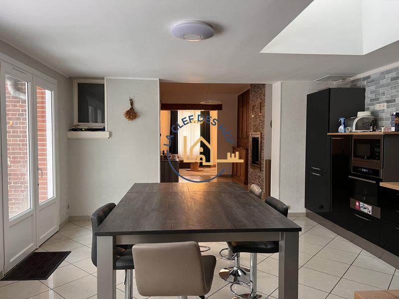 Maison - 180 m² - 6 pièces