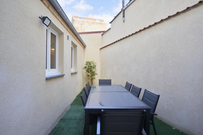 Maison - 179 m² - 11 pièces