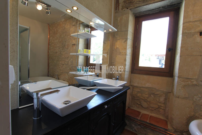 Maison - 252 m² - 9 pièces