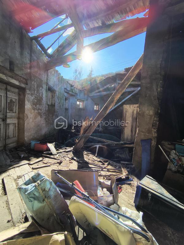 Grange - 250 m² - 5 pièces