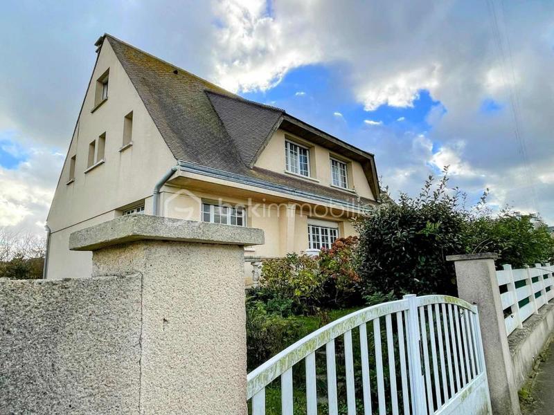 Maison traditionnelle - 170 m² - 7 pièces