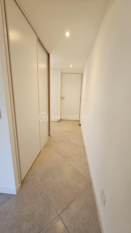 Studio - 30 m² - 1 pièce